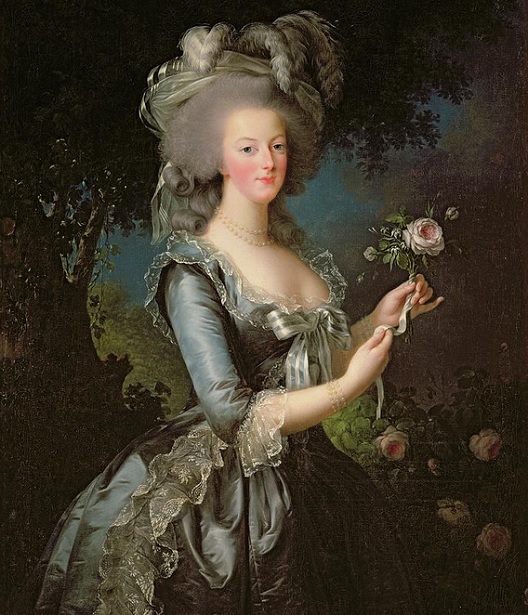 Во одбрана на Марија Антоанета и против новинарските клишеа